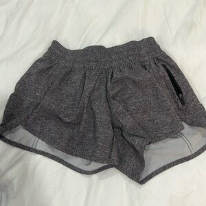 Lululemon low to mid rise tracker shorts